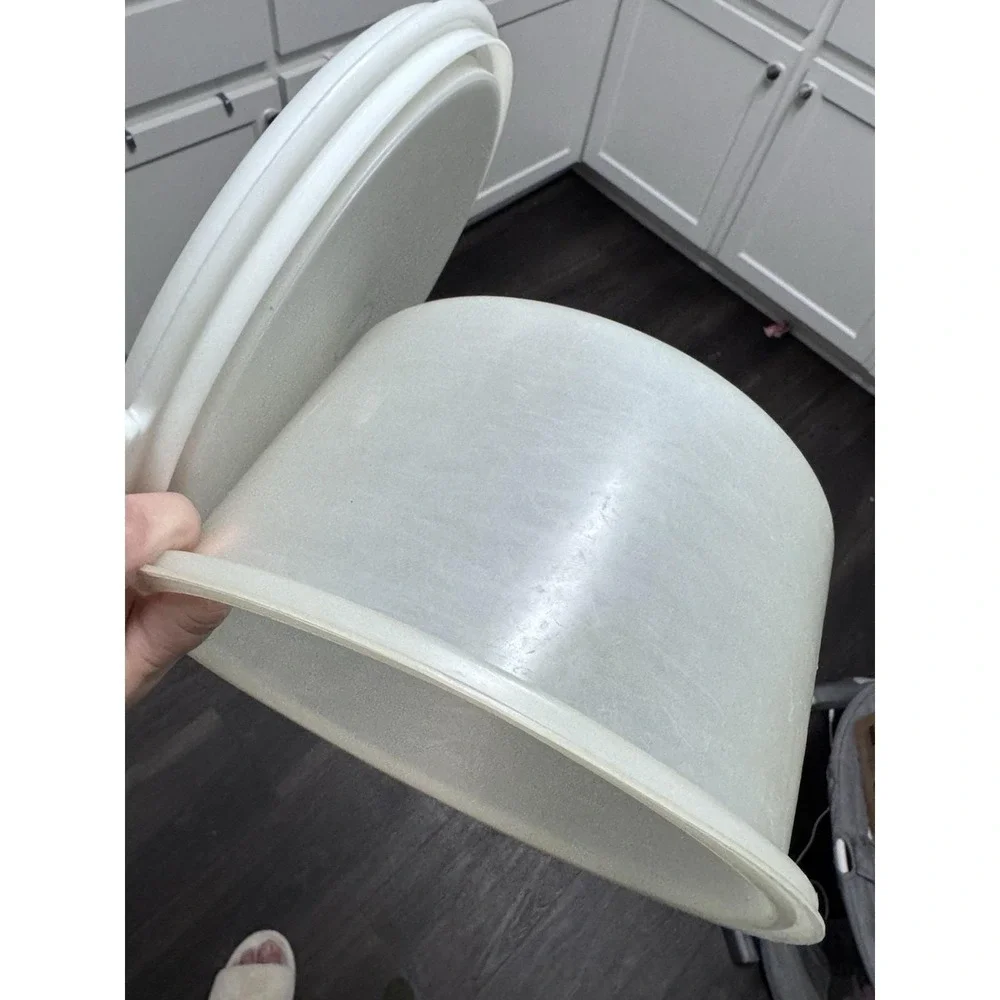 TUPPERWARE Large 12